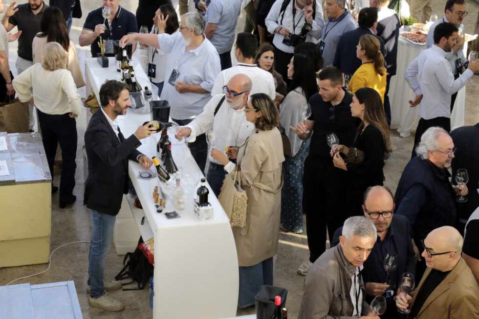 La D.O.P. Valencia celebra el auge de sus vinos en una Noche del Vino que “deja huella” y augura un futuro brillante