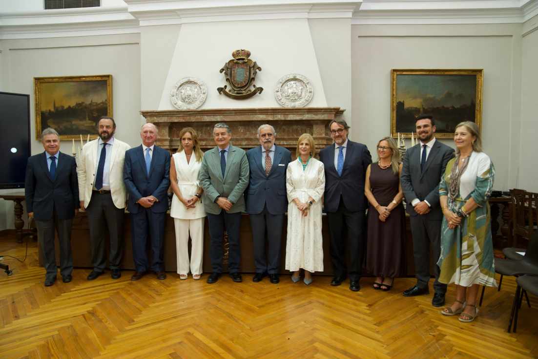 El homenajeado, Evaristo Babé, en el centro de la imagen.