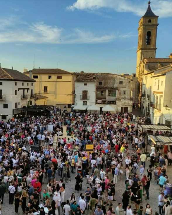 Requena convierte su casco histórico en el gran escaparate del cava con orgullo de ser Ciudad Española del Vino