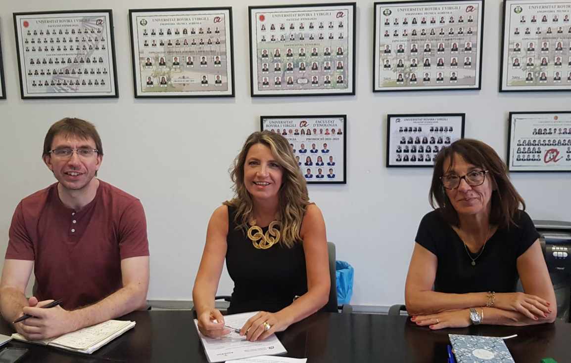 Manuel S&uacute;arez, Sara Rius y Montse Poblet.