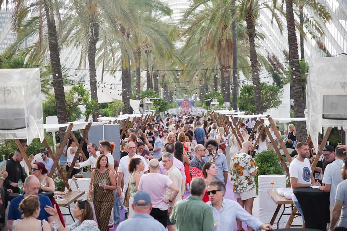 Requena Ciudad Española del Vino 2026 conquista a cerca de mil jóvenes amantes del vino en una noche para el recuerdo