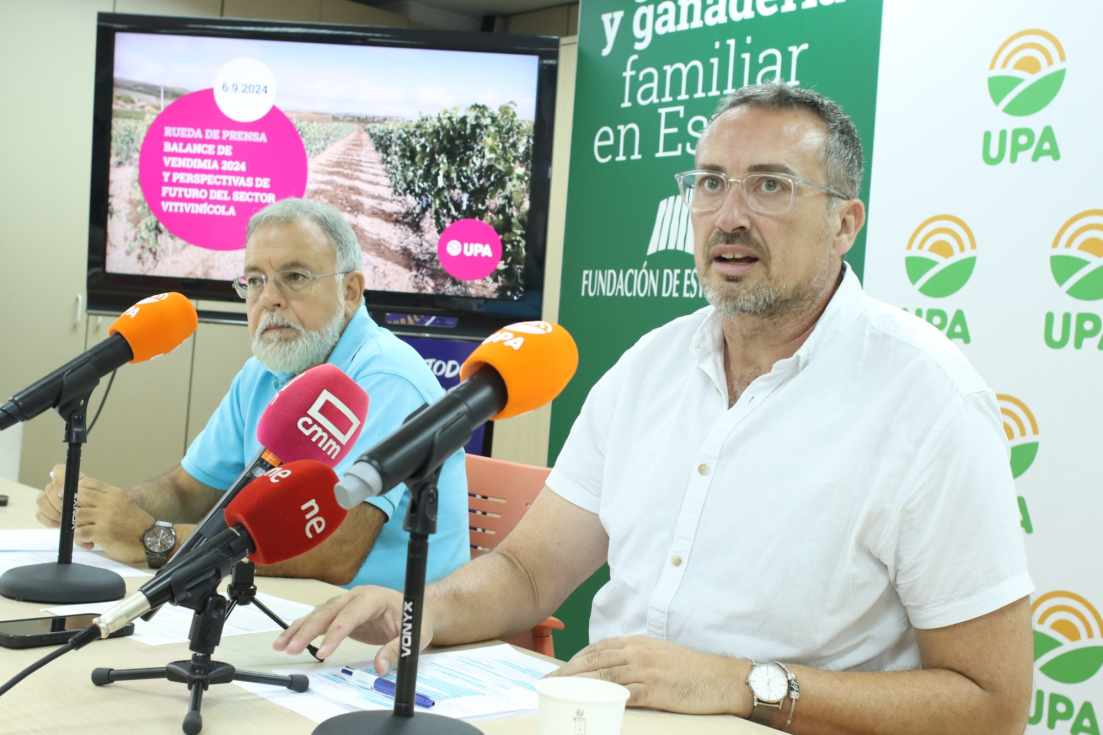 Alejandro Garc&iacute;a-Gasco (dcha.) y Jos&eacute; Manuel Delgado, en la rueda de prensa de perspectivas para la campa&ntilde;a.