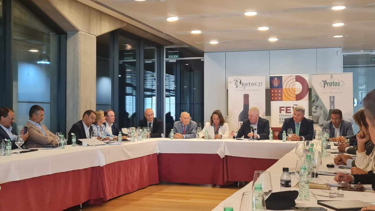Reuni&oacute;n del Comit&eacute; Ejecutivo de la FEV, en Bodegas Protos (Pe&ntilde;afiel, Valladolid).